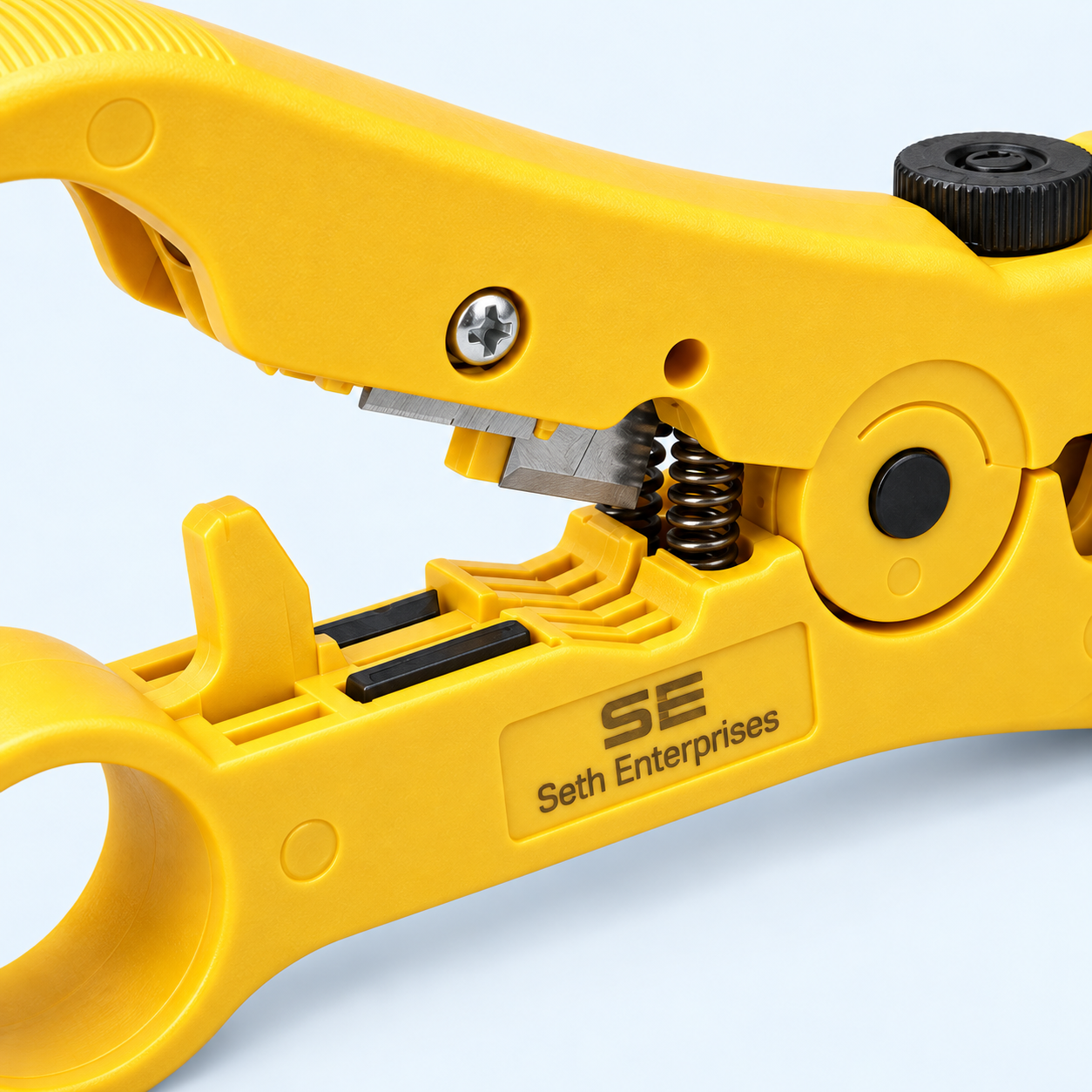 Seth Enterprises Coaxial/ CAT5/ CAT6 Cable Cutter/ Stripping Tool For RG59/6/7/11 3 Seth Enterprises Coaxial/ CAT5/ CAT6 Cable Cutter/ Stripping Tool For RG59/6/7/11 Blade Detail official studio photography